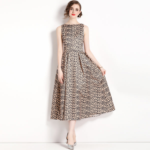 Vintage Leopard Print Sleeveless, High-Waisted Dress with Slim Waist and Full Skirt